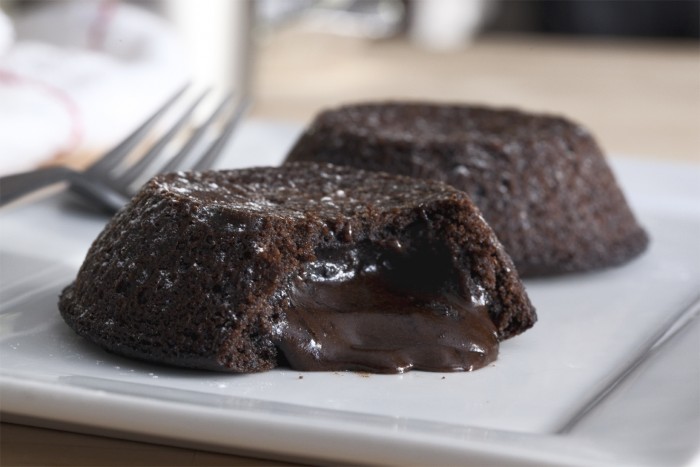 Lava-Cakes_with-Fork
