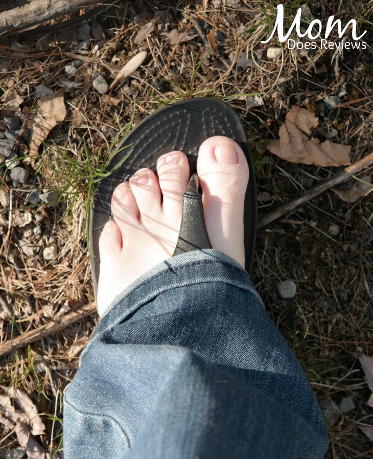feet-crocs-woods