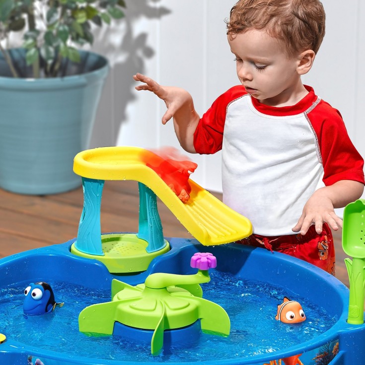 findingdory-water-table-kid