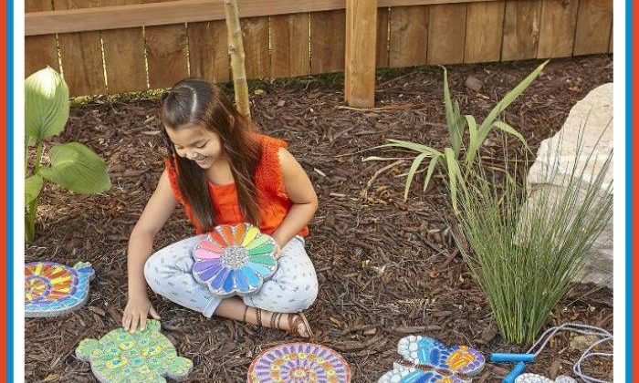 Paint Your Own Stepping Stones (arv $100)