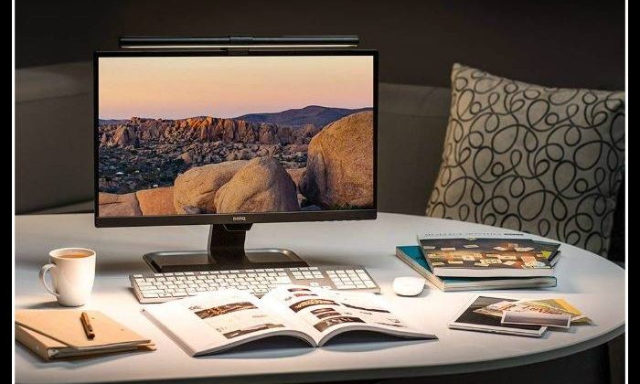 BenQ ScreenBar e-Reading LED Task Lamp ($99 Value)