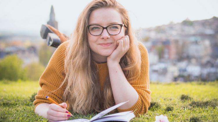 4 Ways to Help Your Teen Establish Good Studying Habits
