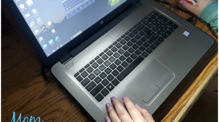 Work or Play on Your Schedule with the BenQ ScreenBar Lamp Lite