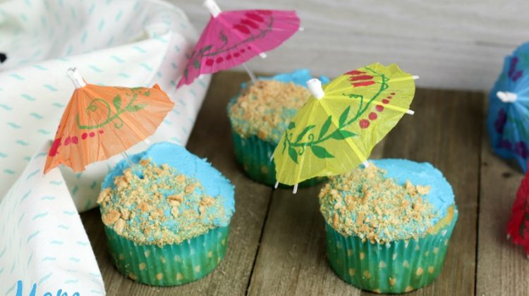 Get Ready for Summer with Beach Cupcakes!