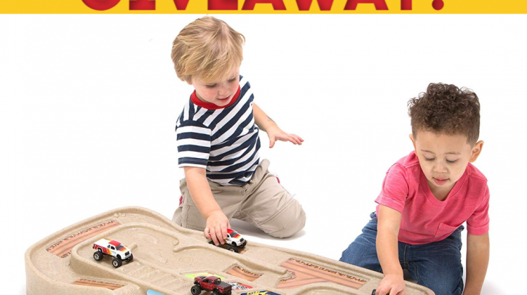 #Win a Simplay3 Carry and Go Track Table! US, ends 9/18