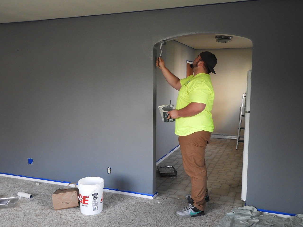 5 Essential Things to Consider When Hiring an Interior Home Painter