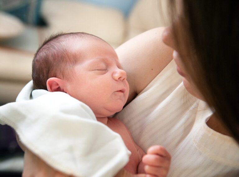 Feeling Overwhelmed With A Newborn Mom Does Reviews