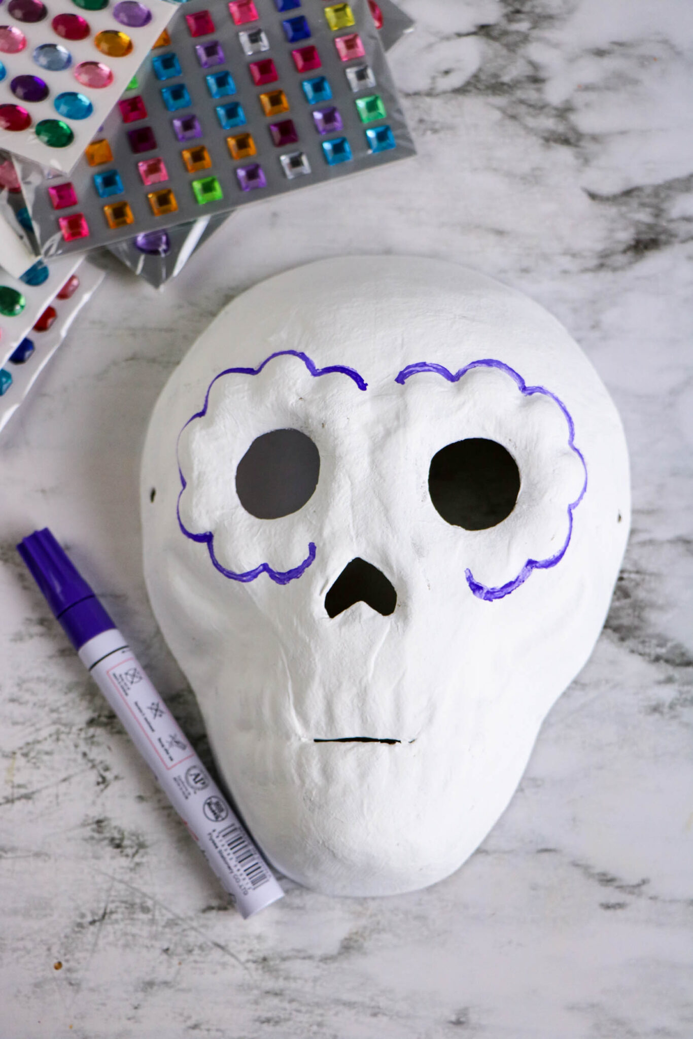 How to Decorate a Sugar Skull