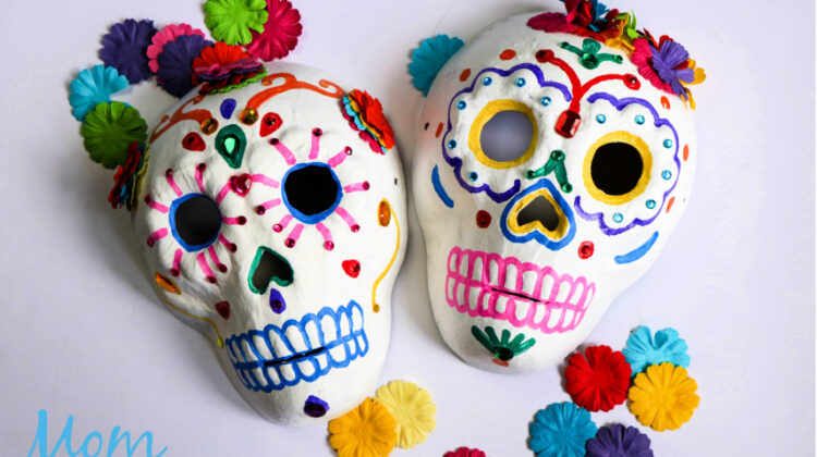 How to Decorate a Sugar Skull
