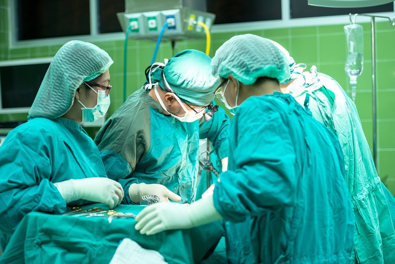 Things to Consider When Choosing Tummy Tuck Surgeons