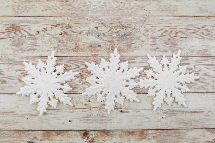 Winter Snowflake Wreath- Dollar Store Craft