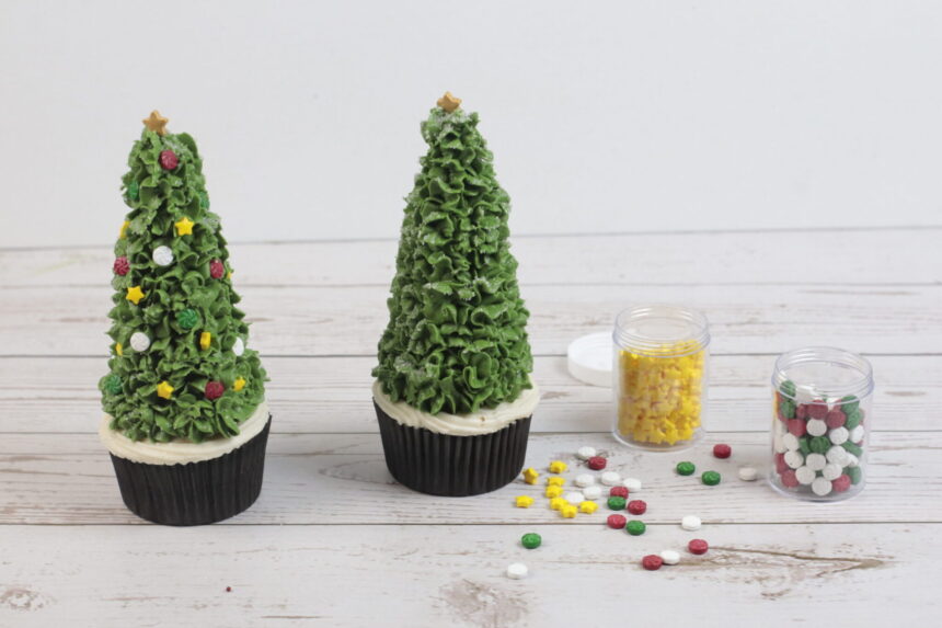 Beautiful Christmas Tree Cone Cupcakes