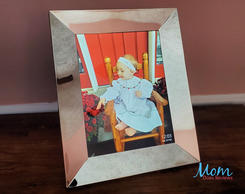 Keeping Connected with Family Using the Nixplay Smart Photo Frame