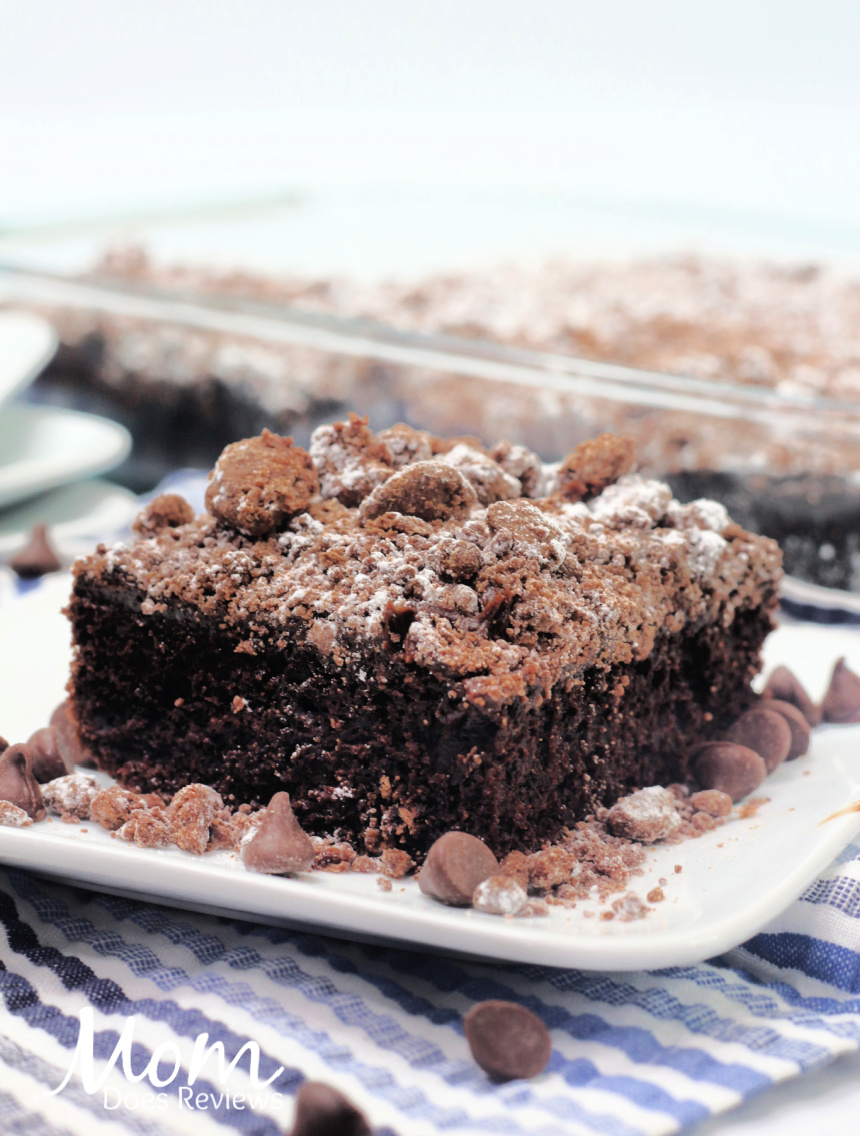 Double Chocolate Crumble Cake #recipe #chocolatecake #chocolatelovers