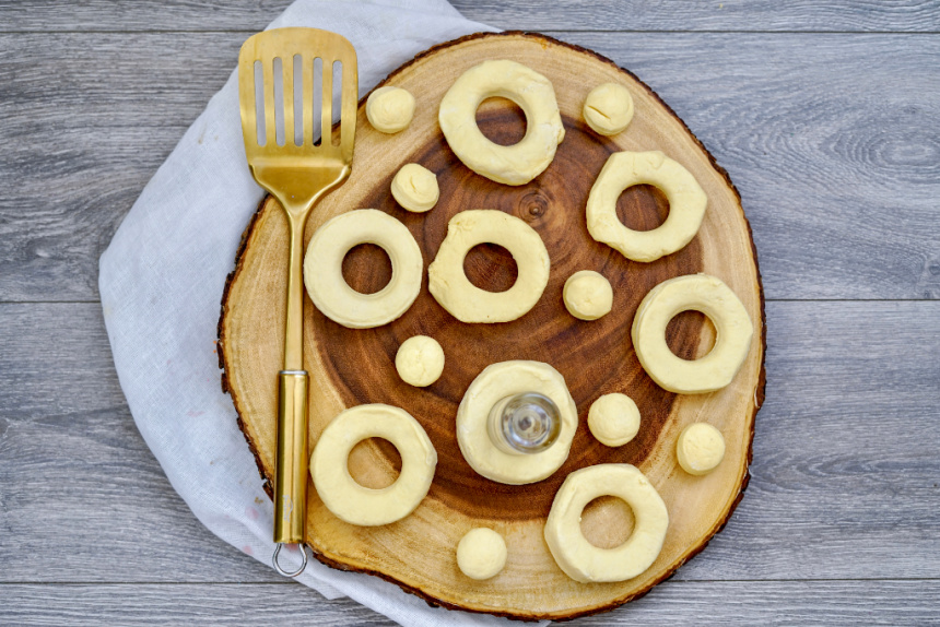 3 Ingredient Air Fryer Sprinkle Donuts