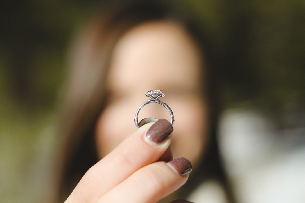 How to Find the Perfect Engagement Ring for the Big Day