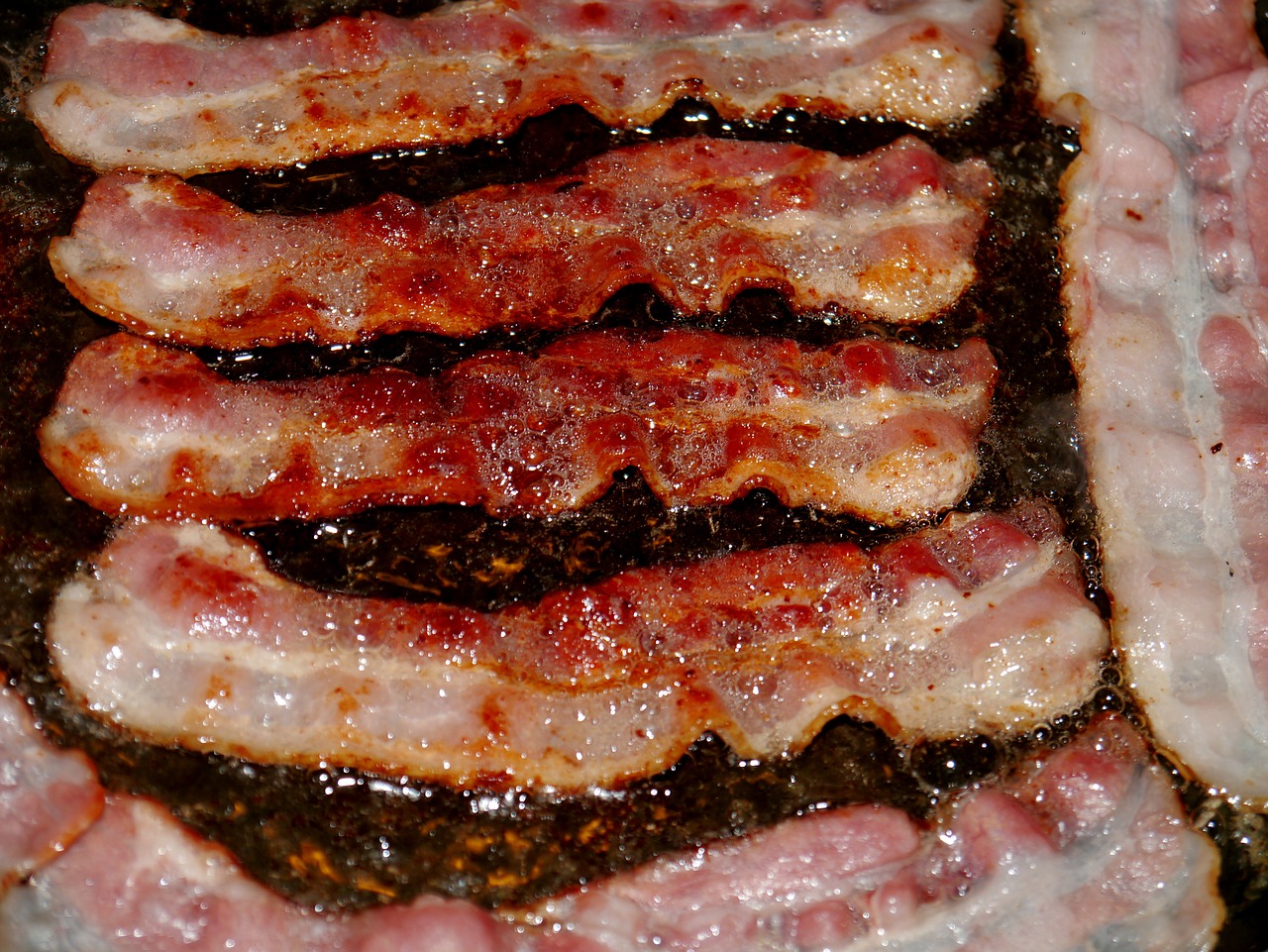The Pros and Cons to Eating Bacon