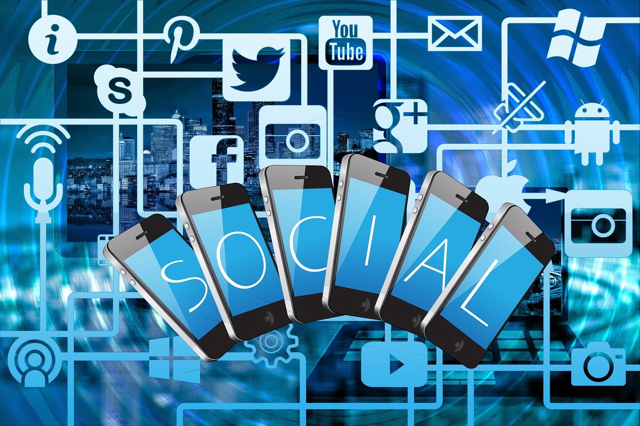 Advantages & Disadvantages of the Internet in Education
