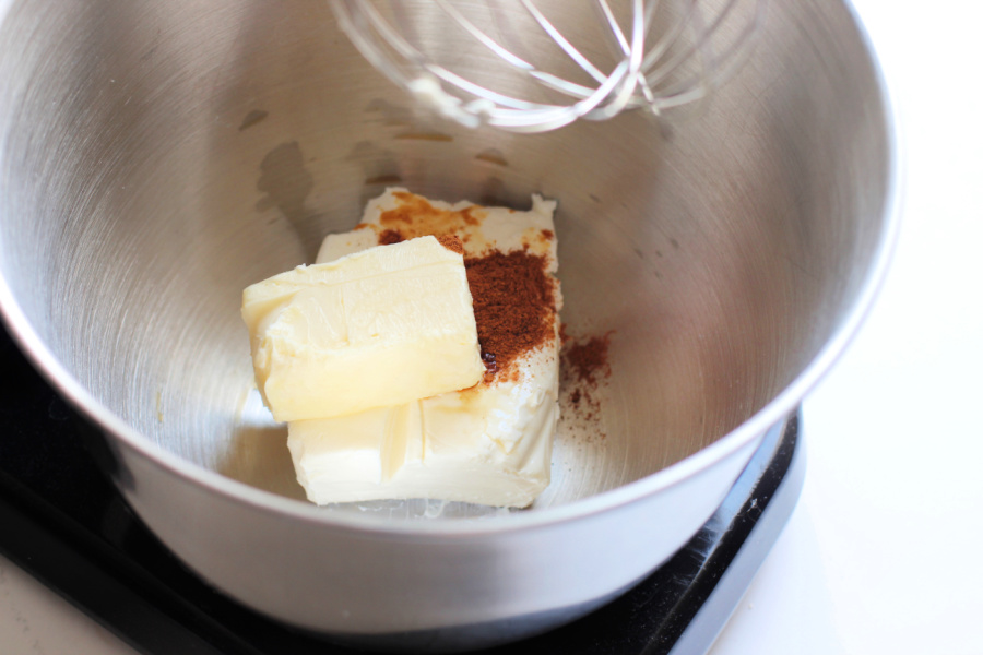 Pumpkin Spice Cupcakes with Cream Cheese Frosting (Gluten Free)