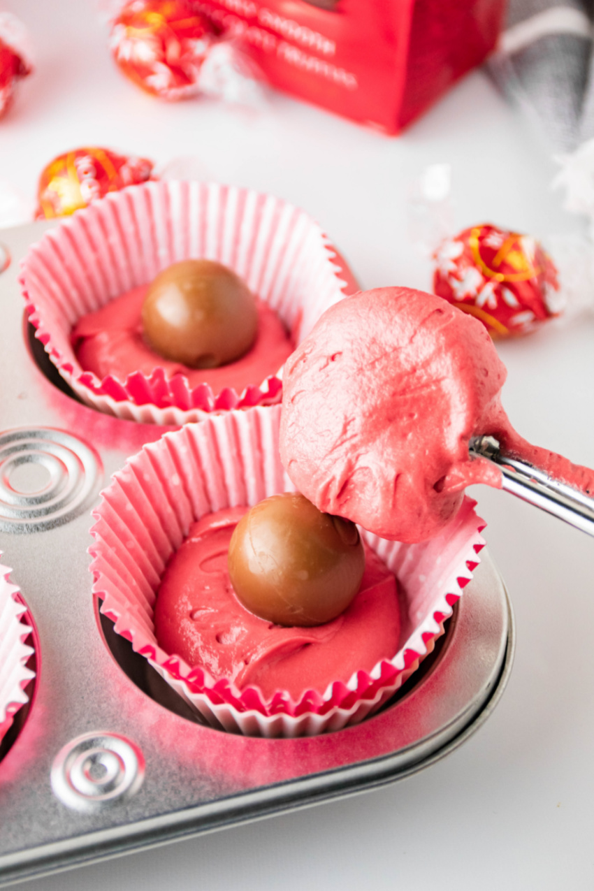 Chocolate Truffle Red Velvet Cupcakes - cupcakes - process