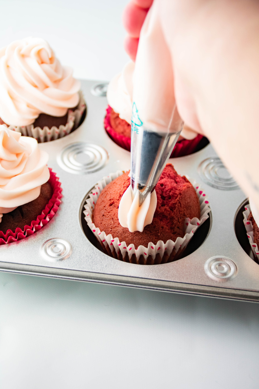 Chocolate Truffle Red Velvet Cupcakes - frosting - frosting - process
