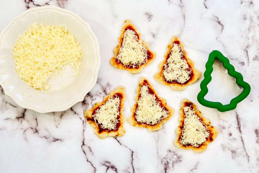 Easy Christmas Tree Mini Pizza’s 