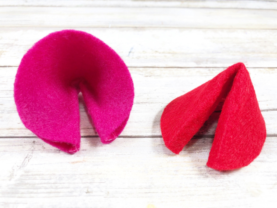 Make Felt Fortune Cookies for Valentine's Day!