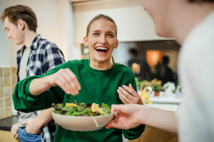 Making A Splash: Why Hemp Oil Should Be Your New Kitchen Staple