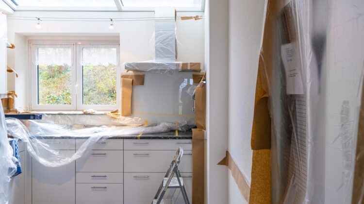 What is the Difference Between Remodeling and Renovating a House?