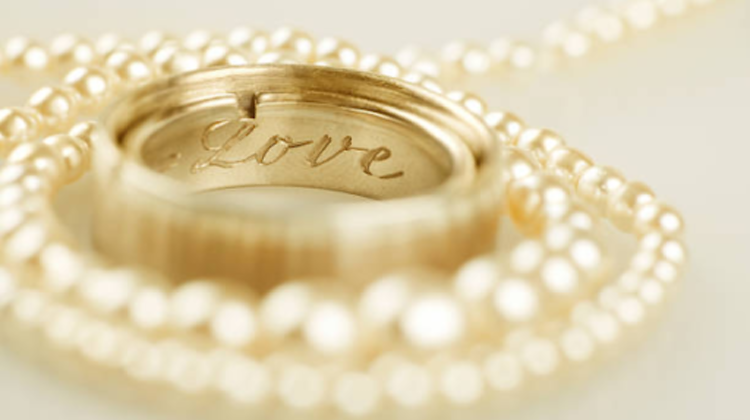 7 Personalized Jewelry Gift Inspiration For Your Lover on Valentine's Day
