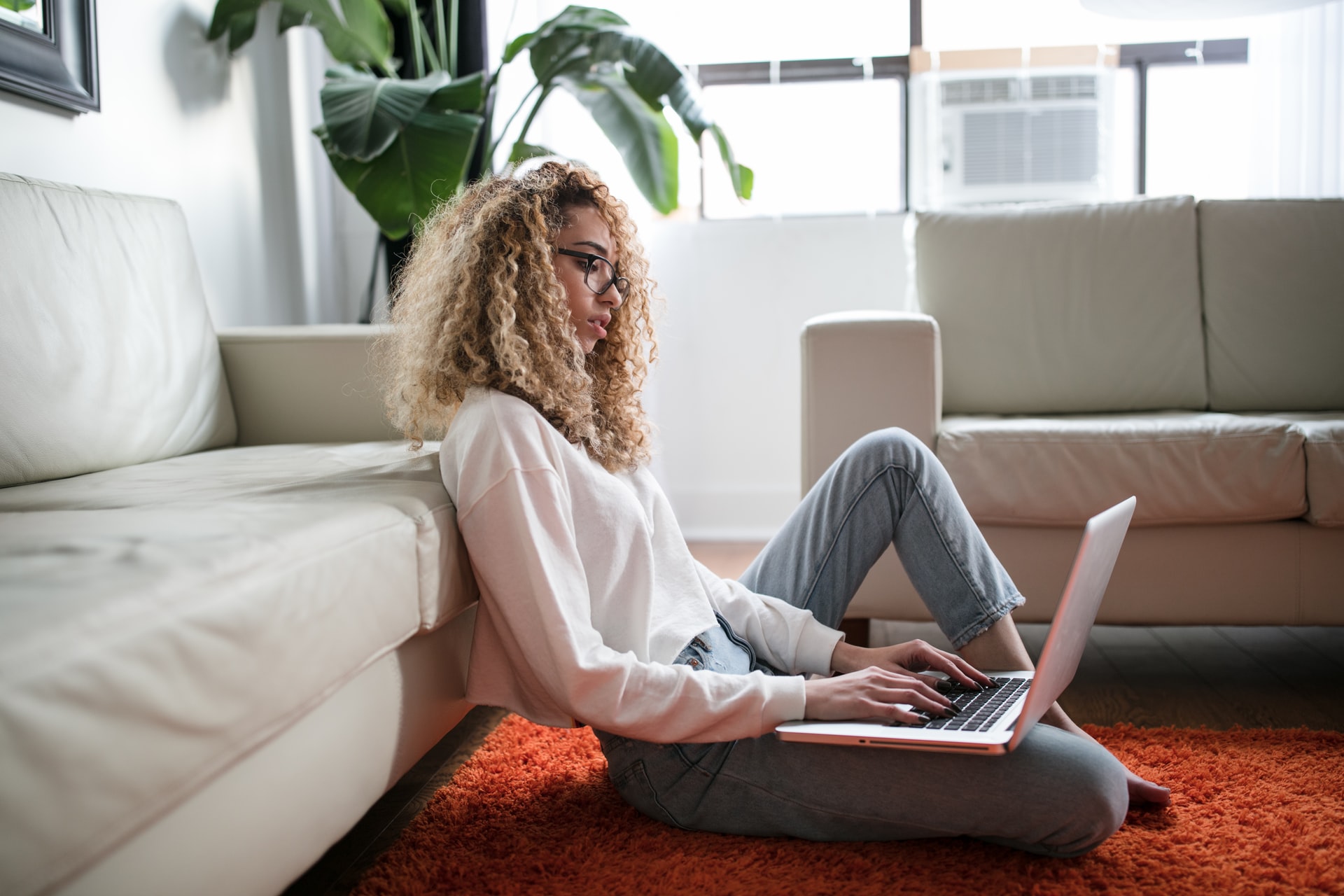 5 Ways to Earn Side Money as a Stay-at-home Mom