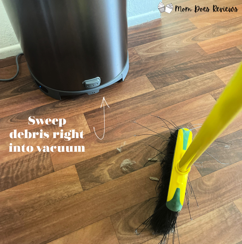 EyeVac+ is The Only Trash Bin That Cleans Your Floors