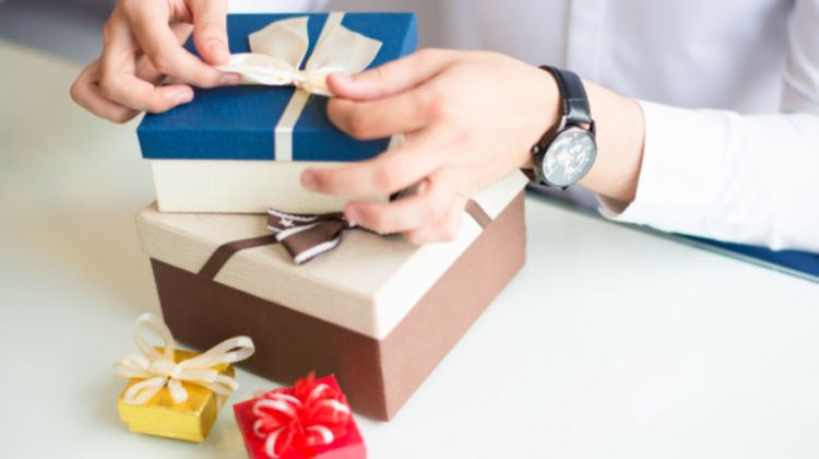 Holiday Gifts: 5 Ways Personalized Gifts Make Shopping Easy