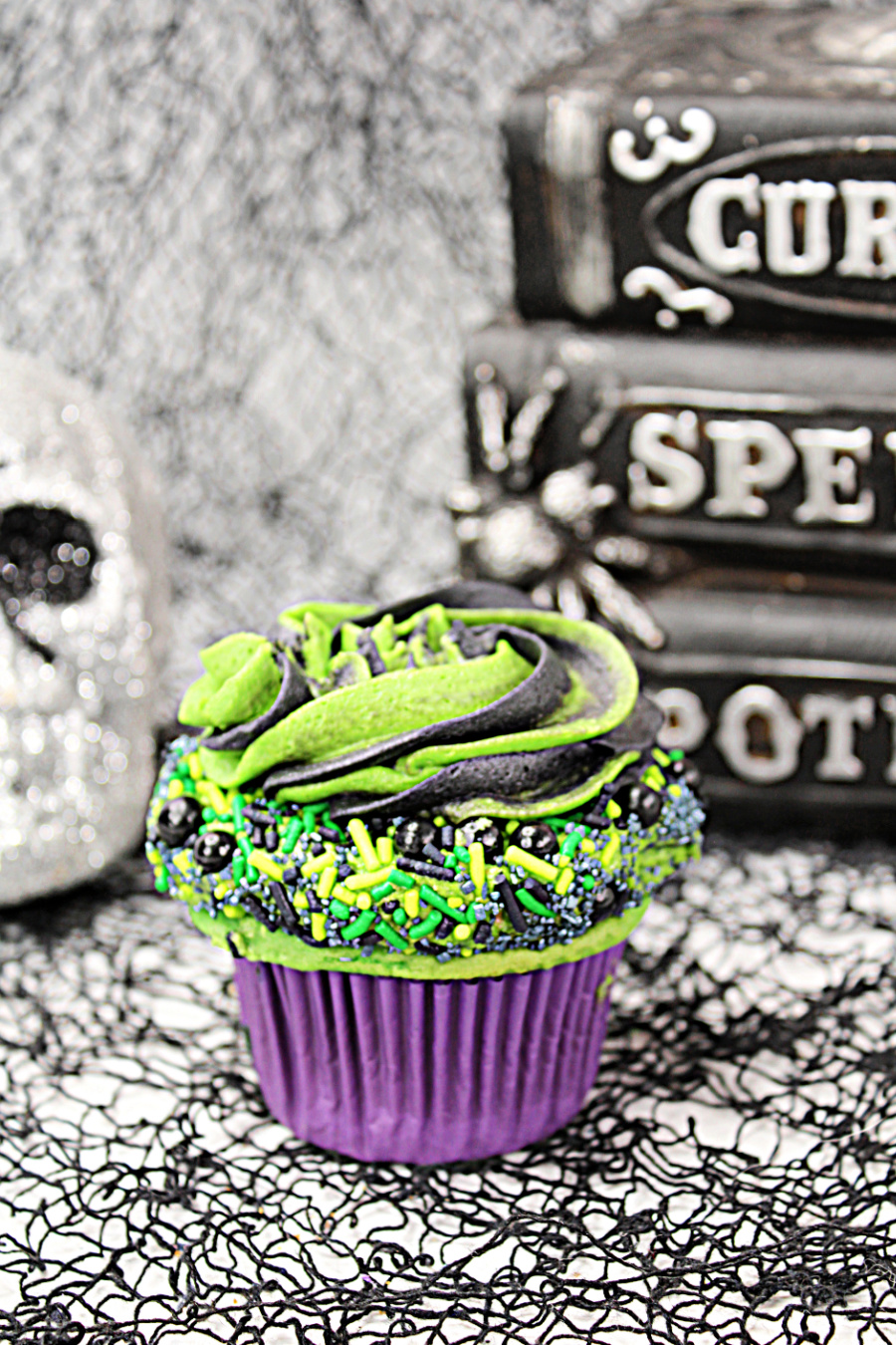 Green slime cupcakes