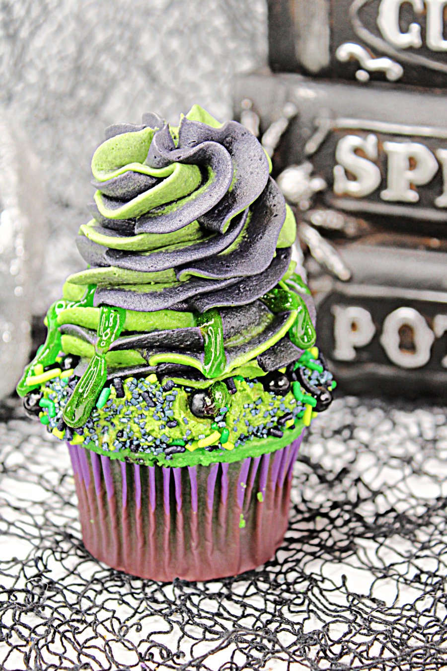 Green slime cupcakes