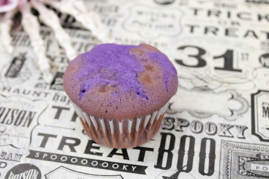 Purple cupcake no frosting