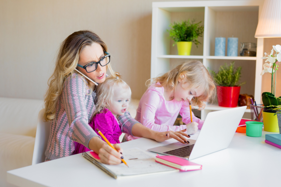mom and children and laptop