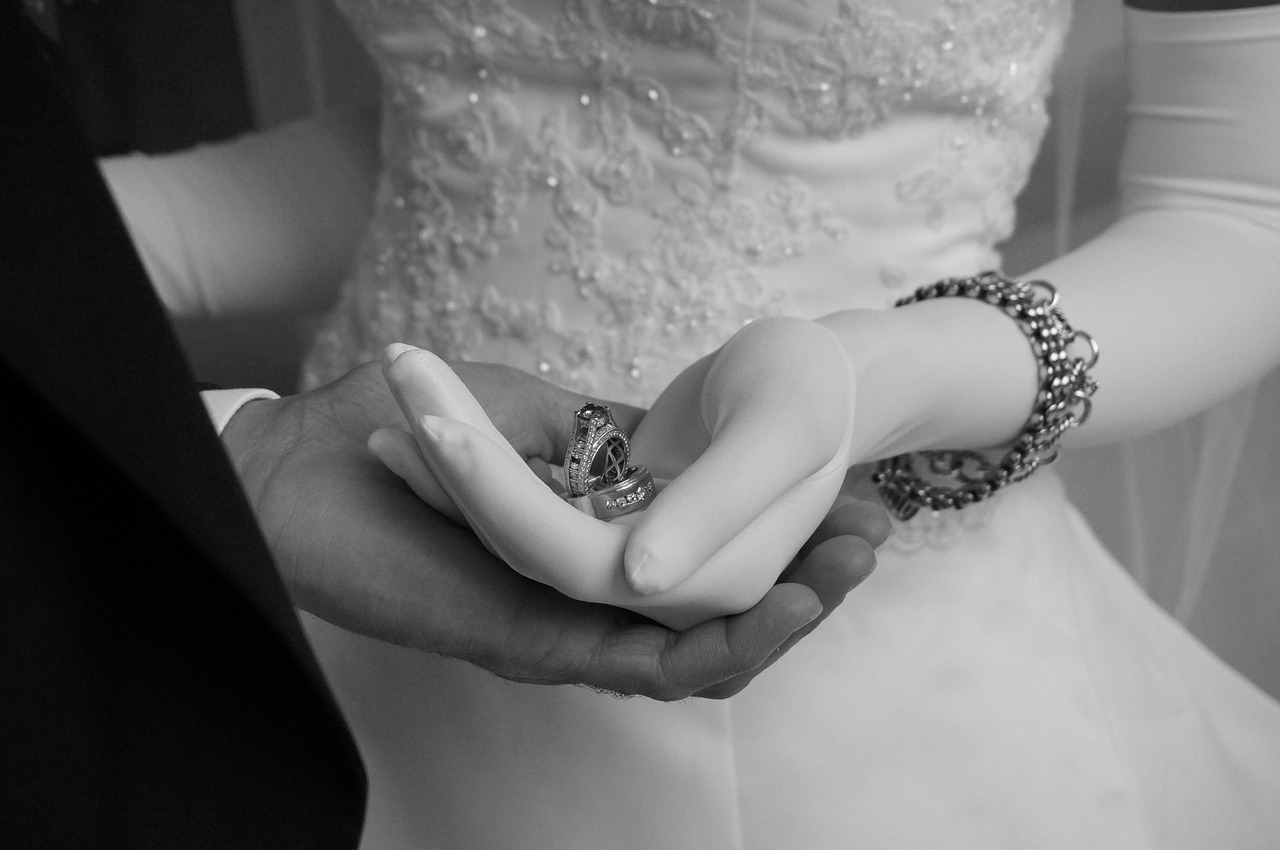 wedding ceremony rings