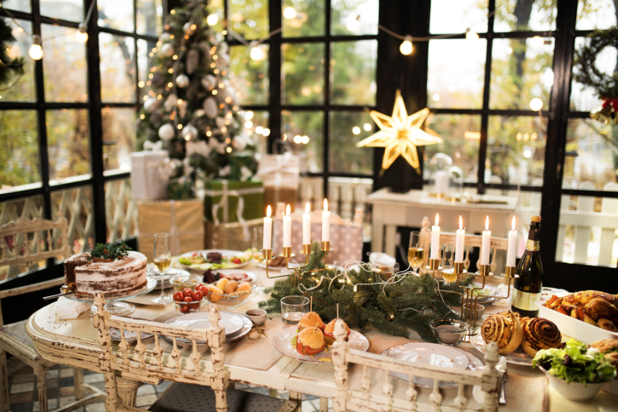 holiday party table setting