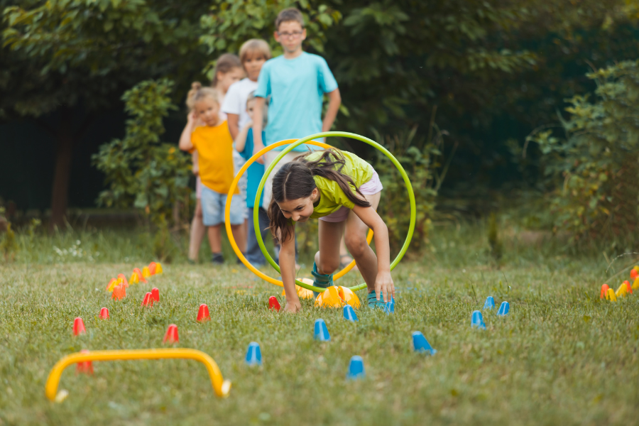 kids doing obstacle course