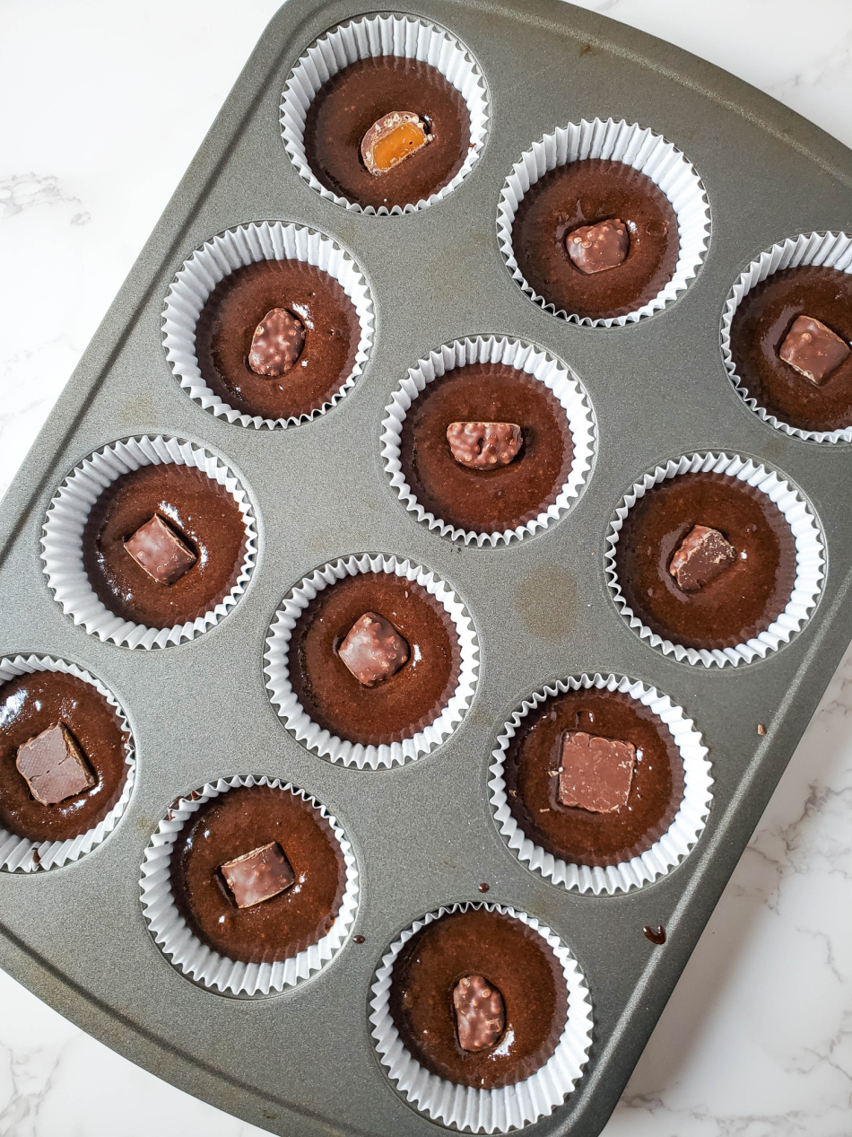 Chocolate Caramel Candy Bar Cupcakes