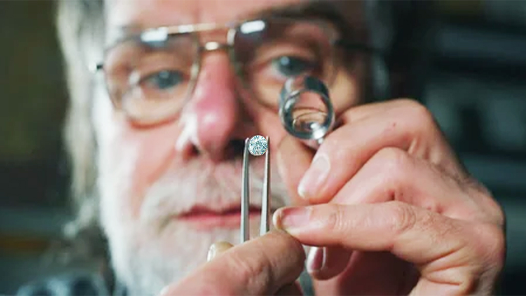 Buying and inspecting Diamonds