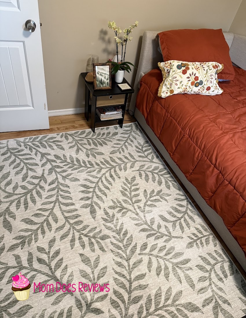 Cozey Ella rug in a guest room with bed