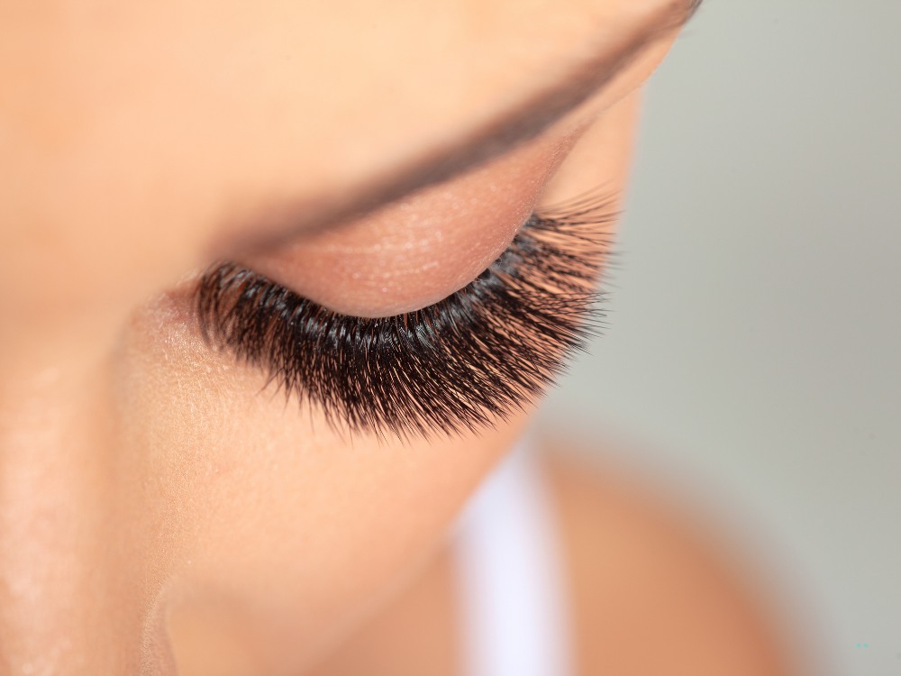 eyelashes