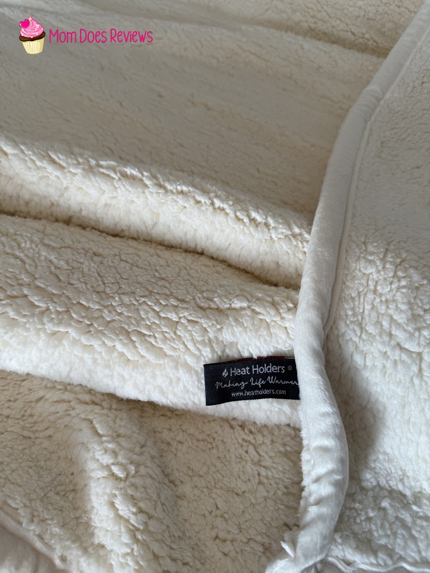 Heat Holders Super Plush Blanket label
