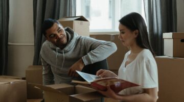 couple packing