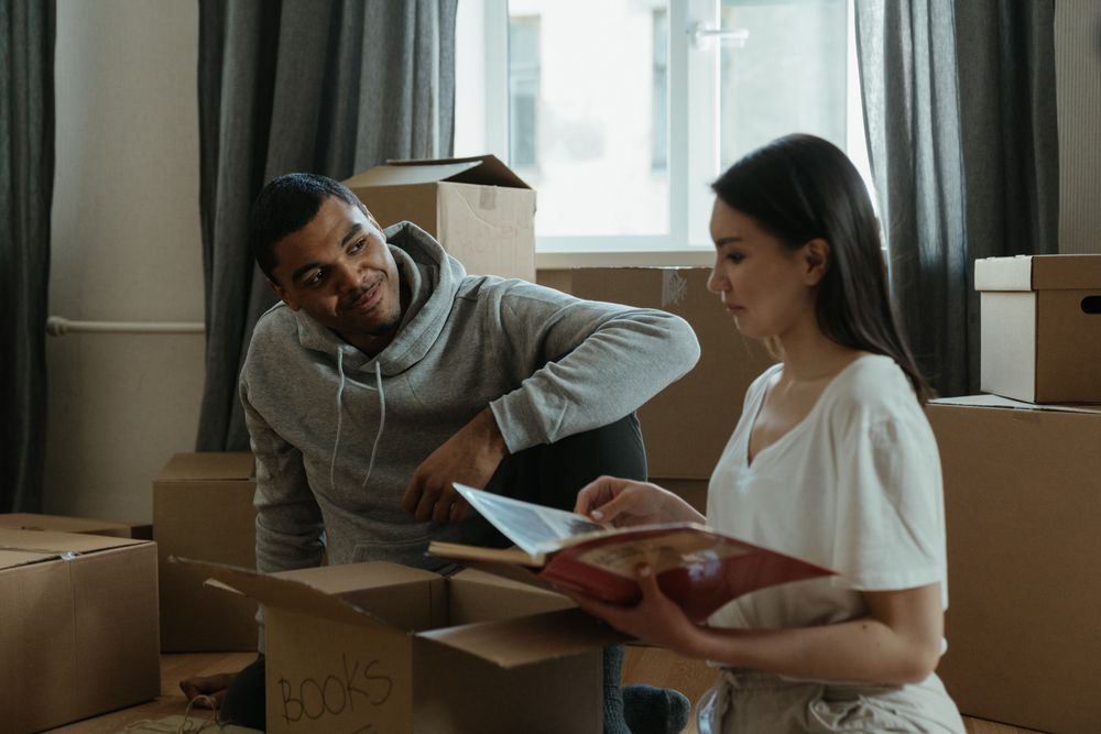 couple packing