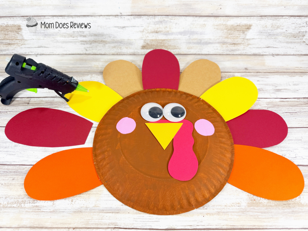paper plate turkey craft in process